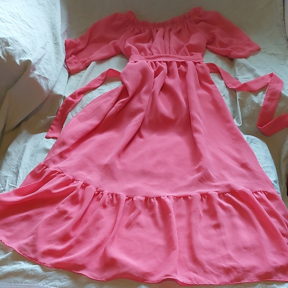Dresses & Skirts - Charming Pink Dress With Waist Tie